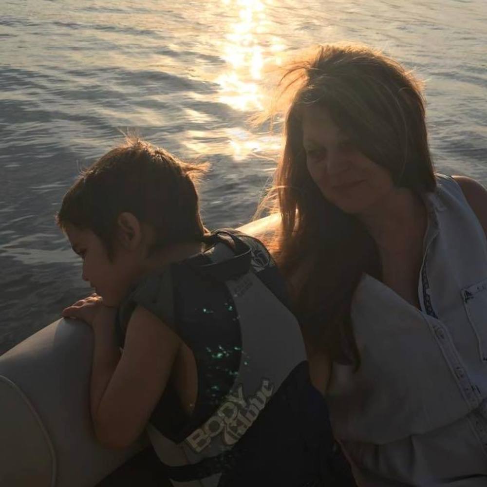 Meet your Posher, Mona